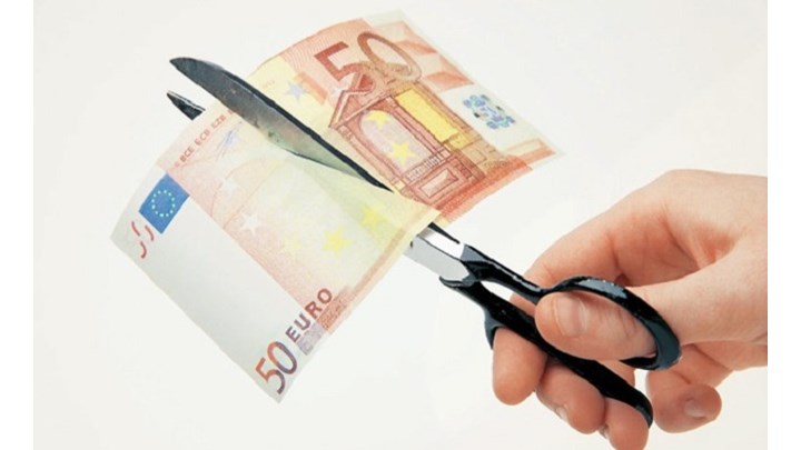 Πόσα χάνουν μισθωτοί και συνταξιούχοι από 1η Ιουνίου