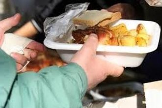 Δήμος Πατρέων: Διανομή κατ οίκον φαγητού σε ευπαθή άτομα αντί γεύματος αγάπης