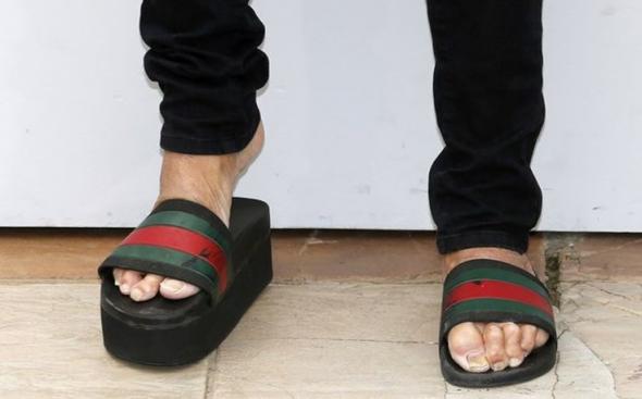 Ποιος διάσημος ροκ σταρ εμφανίστηκε με σαγιονάρες στις Κάννες; - ΔΕΙΤΕ ΦΩΤΟΓΡΑΦΙΕΣ