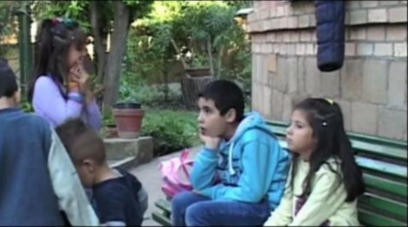 Η νέα ζωή των 12 προσφύγων που πήρε μαζί του ο Πάπας από τη Λέσβο- ΒΙΝΤΕΟ