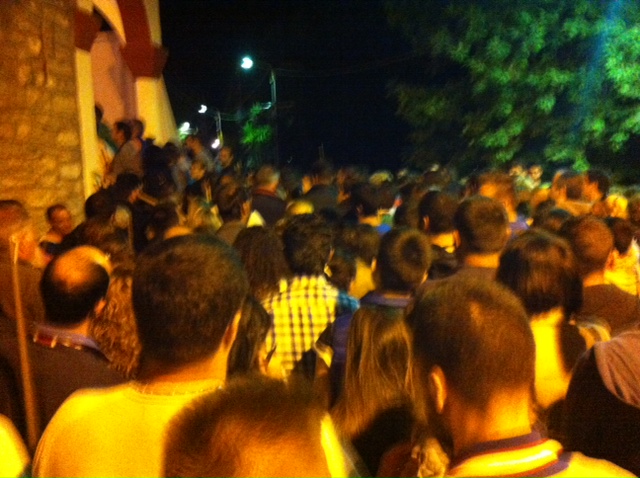 Αχαΐα: Χιλιάδες πιστοί περιμένουν να προσκυνήσουν τη θαυματουργή εικόνα του Αγίου Νικολάου στα Σπάτα! ΦΩΤΟΓΡΑΦΙΑ