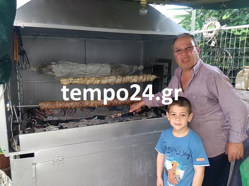 Κόντρα στην κρίση οι Πατρινοί - Άναψαν τα κάρβουνα - Άρχισε το ψήσιμο του οβελία - ΦΩΤΟΓΡΑΦΙΕΣ - ΒΙΝΤΕΟ