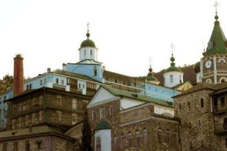 Η συγκλονιστική περιγραφή του Conde Nast Traveller για το Αγιο Ορος