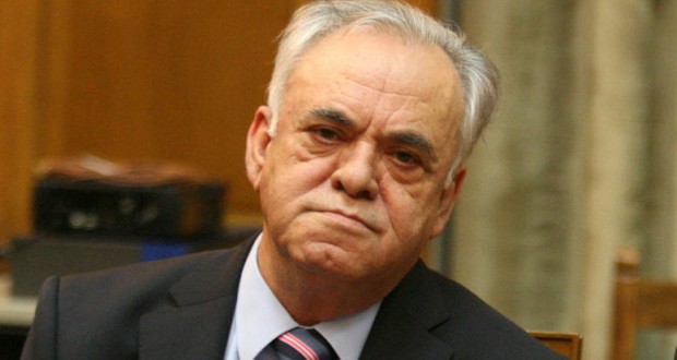 Γιάννης Δραγασάκης: Ο Βαρουφάκης συνεχίζει τις μυθοπλασίες