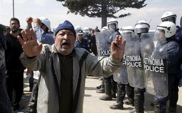 Ειδομένη: Συγκρούσεις προσφύγων με αστυνομικούς