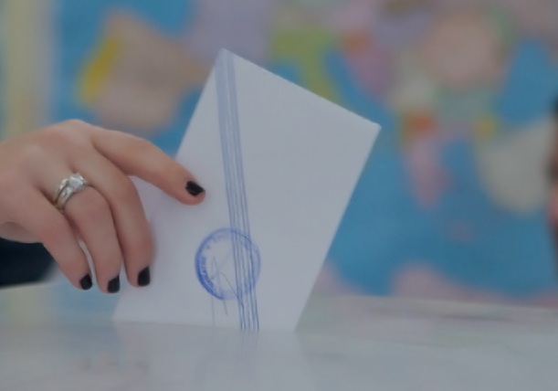 Πρόωρες εκλογές βλέπει τώρα ο Economist