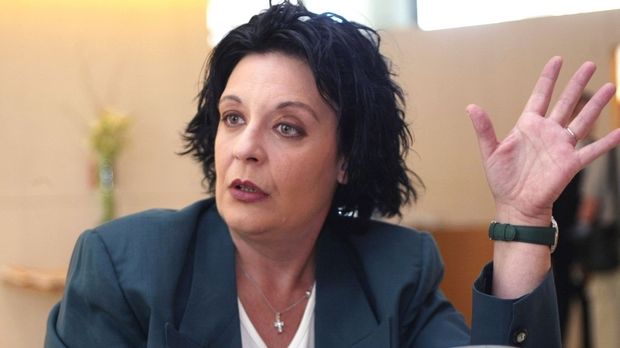 Κανέλλη προς κυβέρνηση: Μπερδέψατε τον Τσε με την μύγα τσε τσε