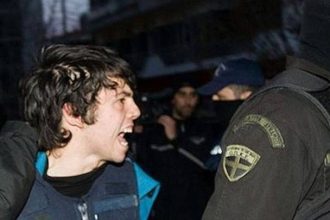 Ο Ρωμανός καλεί τους αναρχικούς σε «Μαύρο Μάη» μέσα από τη φυλακή