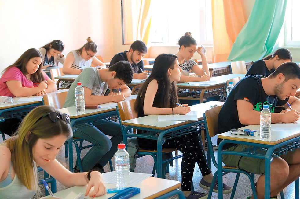 Πάτρα: Με Ιστορία και Φυσική κατεύθυνσης ξεκινά η δεύτερη εβδομάδα των Πανελλαδικών