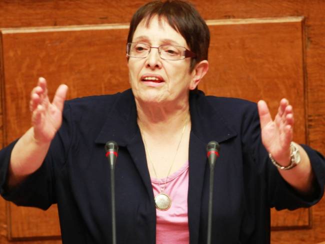 Παπαρήγα: Λέτε ψέματα και εξαπατάτε τον ελληνικό λαό