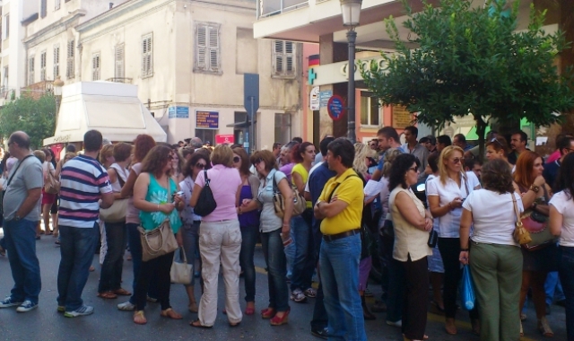 Πάτρα: Καταλαμβάνουν το Δημαρχείο οι δημοτικού υπάλληλοι - Κινητοποιήσεις από την ΠΟΕ - ΟΤΑ