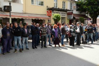 Πάτρα: Ο δήμαρχος έβαλε "λουκέτο" ... στο δημαρχείο! Μαζί με τους εργαζόμενους στην κατάληψη ο Κώστας Πελετίδης!