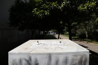 Έρευνες για τους δράστες που έκλεψαν πέντε ορειχάλκινες προτομές