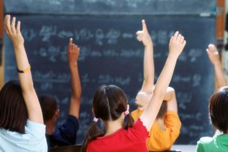 Τέλος εποχής για τα ολοήμερα σχολεία από τον Σεπτέμβριο - "Κόβονται" μαθήματα