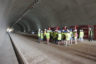 Αχαΐα: Μαθητές "μικροί μηχανικοί" επισκέφθηκαν για πρώτη φορά τούνελ της Ολύμπιας Οδού - ΦΩΤΟΓΡΑΦΙΕΣ