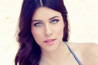 Πλώρη για το πτυχίο της στη Νομική