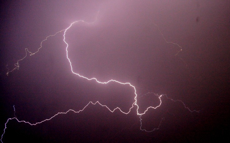 Ινδία: Δεκάδες νεκροί από κεραυνούς