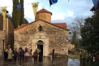 "Όχι" στους κουμπαράδες του "Χαμόγελου του Παιδιού" εντός των ναών - Εγκύκλιος της Ι.Μ. Καλαβρύτων κι Αιγιαλείας