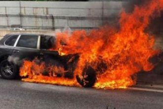 Περιμένουν να "μιλήσει" το αυτοκίνητο του Μαυρίκου