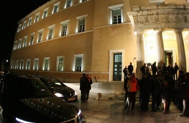 Συνολικά 60 υπάλληλοι υπηρετούσαν στο γκαράζ της Βουλής