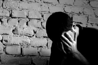 Πάτρα: Ζευγάρι έκανε χρήση ουσιών σε μπαλκόνι πολυκατοικίας - Μπροστά στα έκπληκτα μάτια παιδιών και περιοίκων!