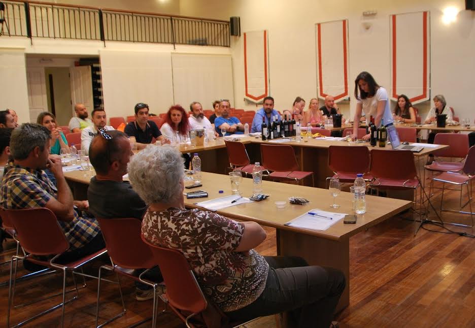 Ολοκληρώθηκαν τα σεμινάρια εστίασης και οινοχοΐας, ενόψει της διοργάνωσης “Οινοξένεια 2016”