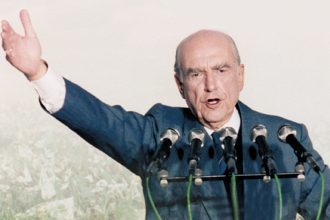 Αχαΐα: Πολιτικό μνημόσυνο για τα 20 χρόνια από το θάνατο του Ανδρέα Παπανδρέου στο Καλέντζι