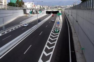 ΤΩΡΑ - Τραγωδία στην Αττική Οδό - Κάηκε ζωντανός μέσα στο αυτοκίνητό του (ΝΕΟΤΕΡΑ) - ΒΙΝΤΕΟ ΝΤΟΚΟΥΜΕΝΤΟ