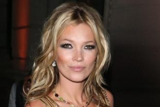 Πιο αποκαλυπτική από ποτέ η Κέιτ Μος - ΔΕΙΤΕ ΦΩΤΟΓΡΑΦΙΕΣ