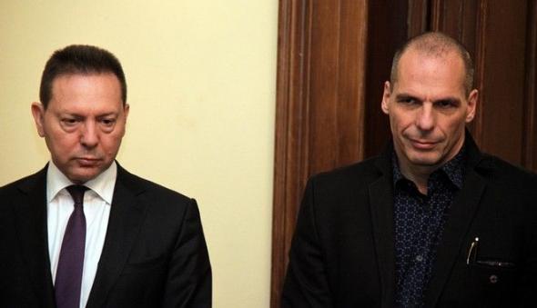 Βέλη Βαρουφάκη κατά Στουρνάρα