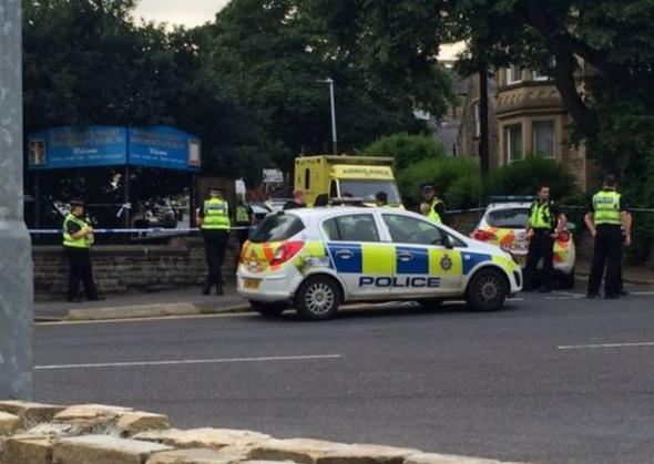 Αιματηρή επίθεση με μαχαίρι έξω από εκλογικό κέντρο στη Βρετανία