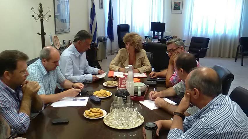 Αχαϊα: Μαλλιά - κουβάρια γονείς κι εκπαιδευτικοί με την Περιφερειακή Εκπαίδευση - "Σκόνη" άφησε πίσω της η συνάντηση με την υπουργό Σία Αναγνωστοπούλου