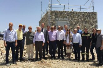 Στο Χελμό Καλαβρύτων, και πρότυπος σταθμός μέτρησης περιβαλλοντικής και ατμοσφαιρικής ρύπανσης.