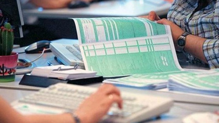 "Χειρόφρενο" στην υποβολή φορολογικών δηλώσεων εν αναμονή της παράτασης