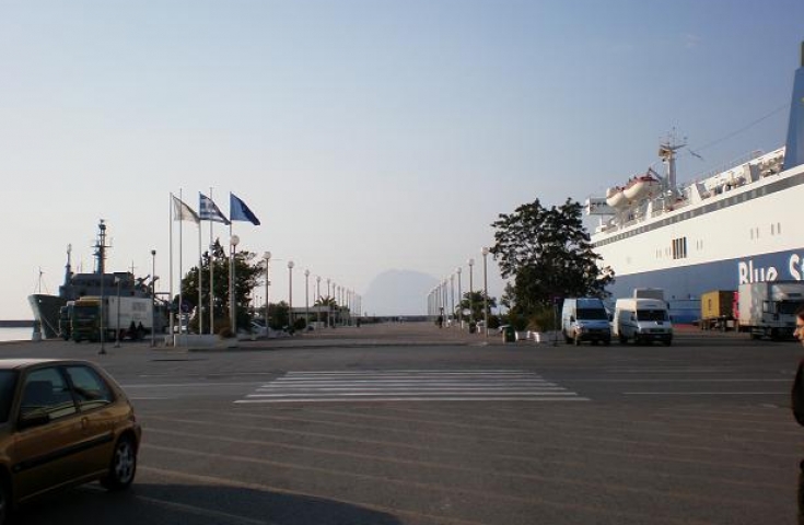 Πάτρα: Αναφορά για το θαλάσσιο μέτωπο από βουλευτές του ΚΚΕ