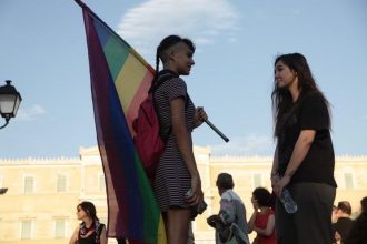 Συγκέντρωση για τα θύματα της σφαγής στο Ορλάντο στο Σύνταγμα