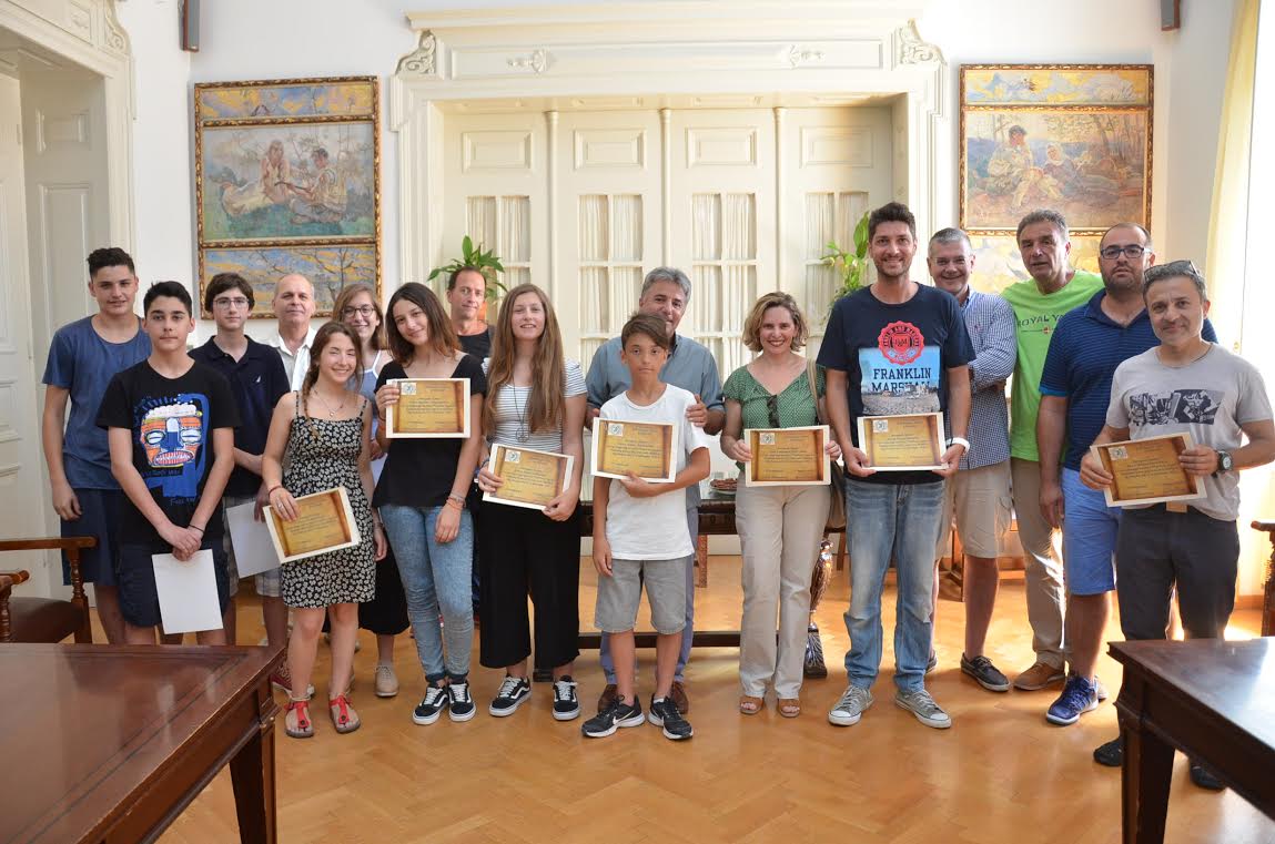 Πάτρα: Αναμνηστικά διπλώματα στους αθλητές που συμμετείχαν στους αγώνες του Ίνσμπρουκ