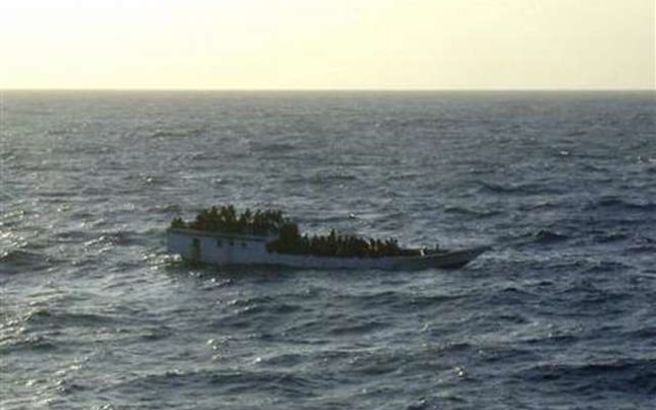 Λήξη συναγερμού για το σκάφος με τους 200 πρόσφυγες νότια της Κρήτης