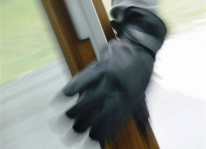 Πάτρα: Μπούκαραν σε εταιρεία γάλακτος αλλά....έφυγαν για να συλληφθούν!