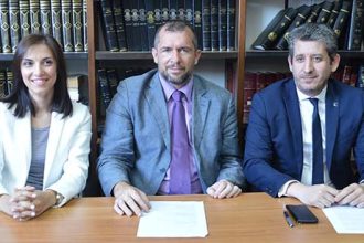 Η απάντηση του Μάρτιν Σουλτς στον Δικηγορικό Σύλλογο Αιγίου: ""Η κυβέρνησή σας επιβάλλει σκληρά μέτρα, όχι εμείς"