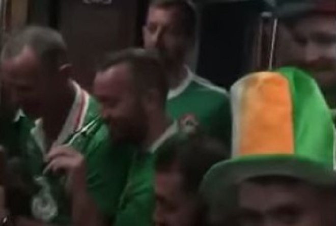 Ιρλανδοί οπαδοί νανούρισαν μωράκι στο τρένο - ΔΕΙΤΕ ΒΙΝΤΕΟ
