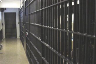 Εξαρθρώθηκε σπείρα που διακινούσε ηρωίνη στις φυλακές