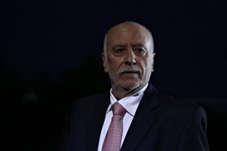 Αποχώρησε και ο Γιομπαζολιάς από το "Ε"