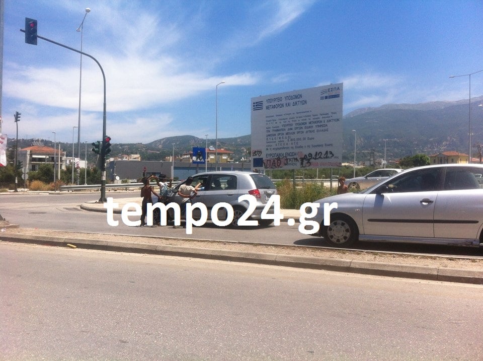 Πάτρα: Στη "στενή" ανδρόγυνο - Έξωθούσε σε επαιτεία τα πέντε ανήλικα παιδιά του