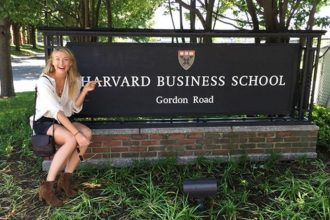 Η Μαρία Σαράποβα φοιτήτρια στο Χάρβαρντ