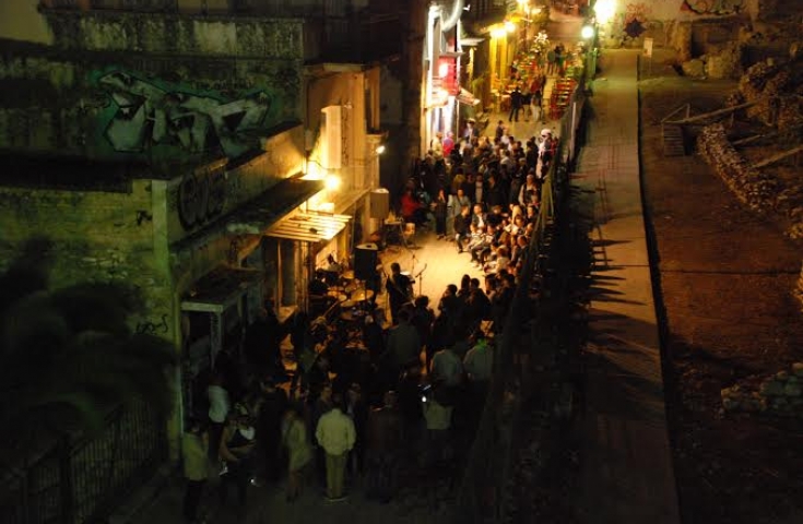 Πάτρα: Μια βραδιά στην Ηφαίστου, όπως την περιγράφουν οι περίοικοι