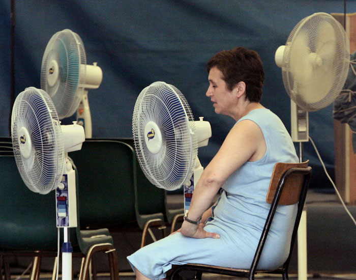 Πάτρα: Ανοιχτά τα ΚΑΠΗ λόγω καύσωνα