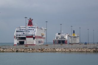 Πάτρα: Στα πράσα οδηγός φορτηγού ψυγείου που προσπαθησε να περάσει παράνομα από το λιμάνι 6 αλλοδαπούς