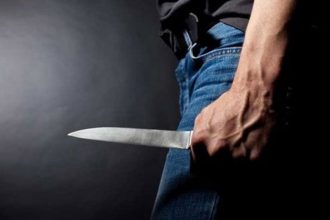 Τραγωδία: Τον μαχαίρωσε για τα μάτια μιας κοπέλας