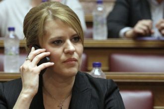 Πάτρα: Ερχεται στην Πάτρα η Θεοδώρα Τζάκρη με ανακοινώσεις για τη βιομηχανική πολιτική